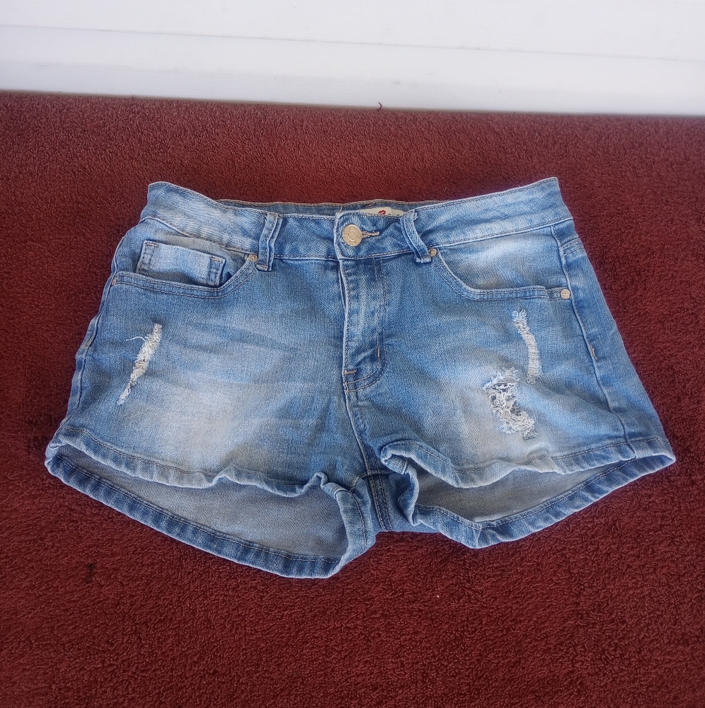 K’s More Distressed Denim Shorts size L